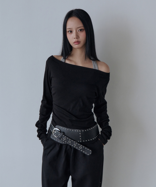 5OML(オーオーエムエル)の「スリーブレスレイヤード オフショルダー ロングスリーブ(ブラック)(Tシャツ/カットソー・レディース・ブラック・FREE)」の2枚目の写真