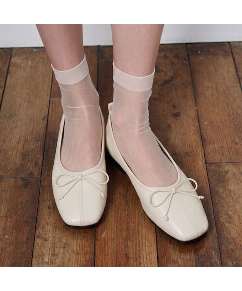 SPUR(シュプール)の「Odd Soft Square Ribbon Flat Ribbon フラットシューズ 2cm -WA9023 (4color)(バレエシューズ・レディース・ブラック/ダークブラウン/レッド/アイボリー・22.5cm/23cm/23.5cm/24cm/24.5cm/25cm)」の1枚目の写真