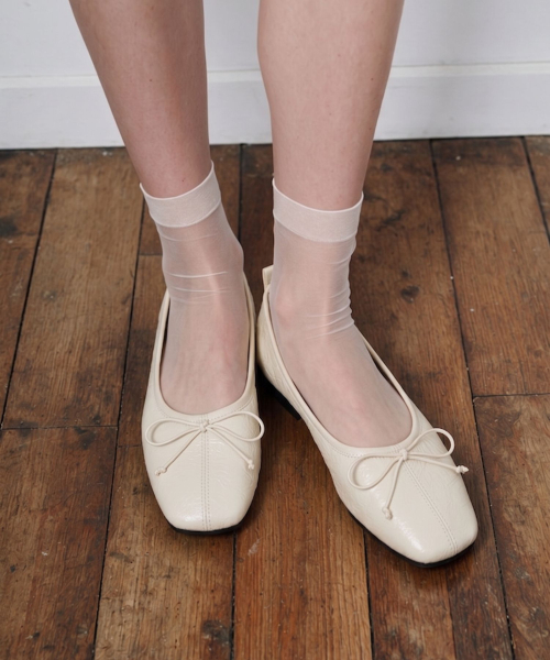 SPUR(シュプール)の「Odd Soft Square Ribbon Flat Ribbon フラットシューズ 2cm -WA9023 (4color)(バレエシューズ・レディース・ブラック/ダークブラウン/レッド/アイボリー・22.5cm/23cm/23.5cm/24cm/24.5cm/25cm)」の5枚目の写真