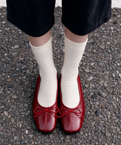 SPUR(シュプール)の「Odd Soft Square Ribbon Flat Ribbon フラットシューズ 2cm -WA9023 (4color)(バレエシューズ・レディース・ブラック/ダークブラウン/レッド/アイボリー・22.5cm/23cm/23.5cm/24cm/24.5cm/25cm)」の10枚目の写真