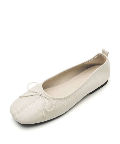 SPUR(シュプール)の「Odd Soft Square Ribbon Flat Ribbon フラットシューズ 2cm -WA9023 (4color)(バレエシューズ・レディース・ブラック/ダークブラウン/レッド/アイボリー・22.5cm/23cm/23.5cm/24cm/24.5cm/25cm)」の11枚目の写真