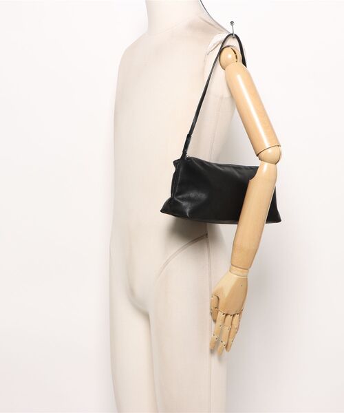 natural couture(ナチュラルクチュール)の「【ZOZO限定】メタルアクセントショルダーバッグ(ショルダーバッグ・レディース・キャメル/ブラック/ブラウン/アイボリー・FREE)」の8枚目の写真