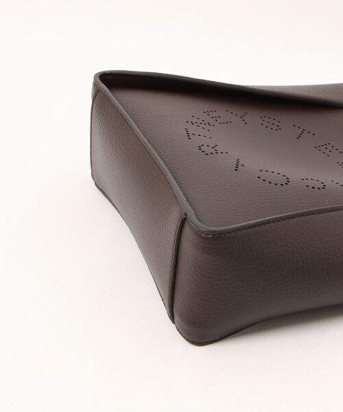 STELLA McCARTNEY(ステラマッカートニー)の「Logo Square Crossbody Bag / ロゴ スクエア クロスボディ バッグ(ショルダーバッグ・レディース・ダークブラウン・ONE SIZE)」の3枚目の写真