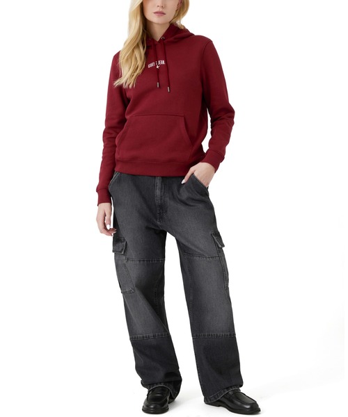 GUESS JEANS（ゲスジーンズ）の「GUESS JEANS Star Emb Hoodie（パーカー・レディース・ワインレッド/グレー・LARGE/SMALL/MEDIUM/X-SMALL）」の3枚目の写真