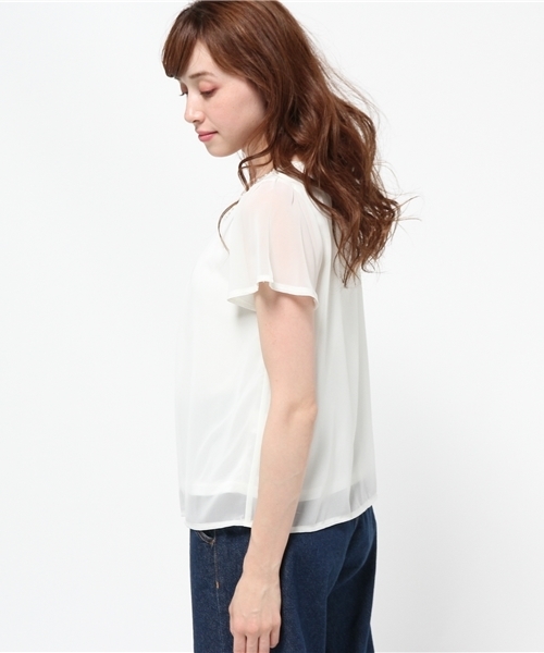 ROPE' PICNIC（ロペピクニック）の「パール付きフレアシフォンコンビ（シャツ/ブラウス・レディース・サンドベージュ/ベージュ/ネイビー/ブラック・38）」の6枚目の写真