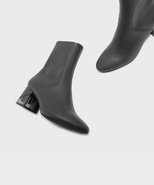 CHARLES & KEITH（チャールズ & キース）の「ルーサイトヒールカフブーツ / LUCITE HEEL CALF BOOTS（ブーツ・レディース・ブラック/グレー/パープル・22.5cm/23.5cm/23cm/24.5cm/25cm）」の14枚目の写真