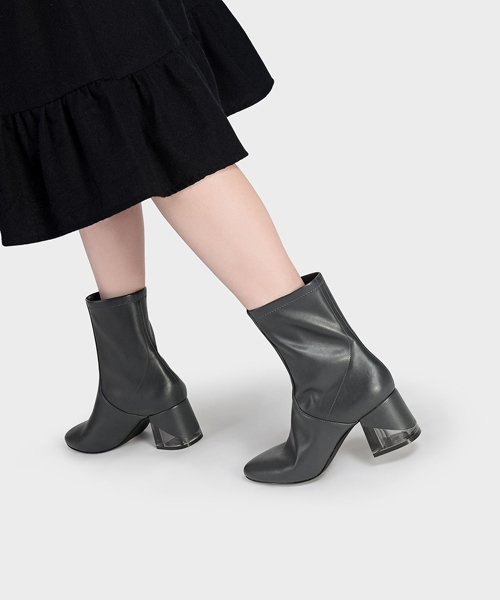 CHARLES & KEITH（チャールズ & キース）の「ルーサイトヒールカフブーツ / LUCITE HEEL CALF BOOTS（ブーツ・レディース・ブラック/グレー/パープル・22.5cm/23.5cm/23cm/24.5cm/25cm）」の5枚目の写真
