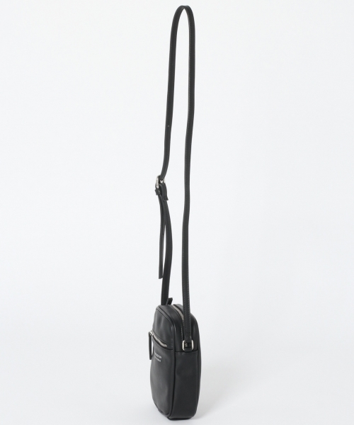 RAGEBLUE（レイジブルー）の「Fレザーショルダーポーチ/784516（ショルダーバッグ・メンズ・ブラック/レッド・FREE）」の3枚目の写真