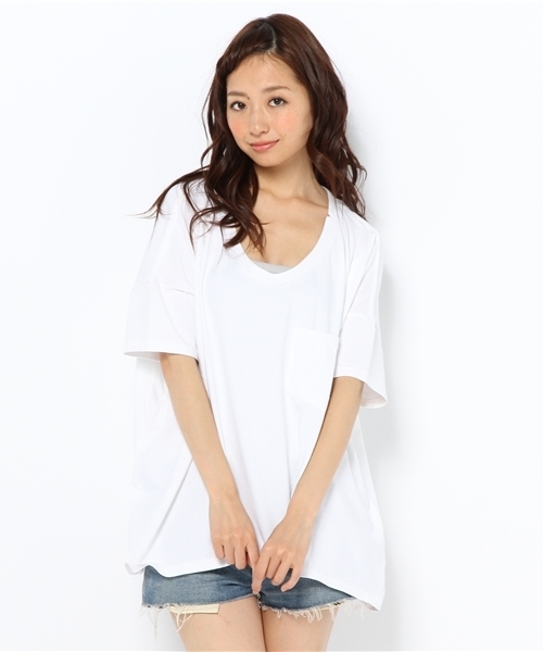 Ray BEAMS（レイビームス）の「SKARGORN / ポケット付 Tシャツ（Tシャツ/カットソー・レディース・ホワイト/インディゴブルー/ブラック/レッド系その他/ネイビー・SMALL/ONE SIZE）」の2枚目の写真