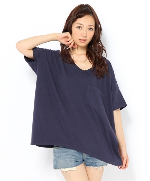 Ray BEAMS（レイビームス）の「SKARGORN / ポケット付 Tシャツ（Tシャツ/カットソー・レディース・ホワイト/インディゴブルー/ブラック/レッド系その他/ネイビー・SMALL/ONE SIZE）」の4枚目の写真