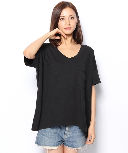 Ray BEAMS（レイビームス）の「SKARGORN / ポケット付 Tシャツ（Tシャツ/カットソー・レディース・ホワイト/インディゴブルー/ブラック/レッド系その他/ネイビー・SMALL/ONE SIZE）」の3枚目の写真