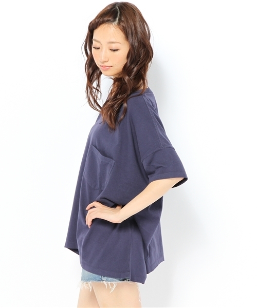 Ray BEAMS（レイビームス）の「SKARGORN / ポケット付 Tシャツ（Tシャツ/カットソー・レディース・ホワイト/インディゴブルー/ブラック/レッド系その他/ネイビー・SMALL/ONE SIZE）」の8枚目の写真