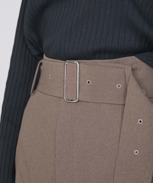 TRUNO by NOISE MAKER（トルノバイノイズメーカー）の「サイドタックフレアパンツ（その他パンツ・レディース・ブラック/グレー・38/36）」の8枚目の写真