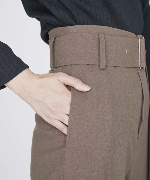 TRUNO by NOISE MAKER（トルノバイノイズメーカー）の「サイドタックフレアパンツ（その他パンツ・レディース・ブラック/グレー・38/36）」の7枚目の写真