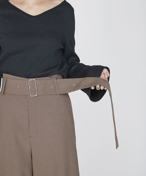 TRUNO by NOISE MAKER（トルノバイノイズメーカー）の「サイドタックフレアパンツ（その他パンツ・レディース・ブラック/グレー・38/36）」の11枚目の写真