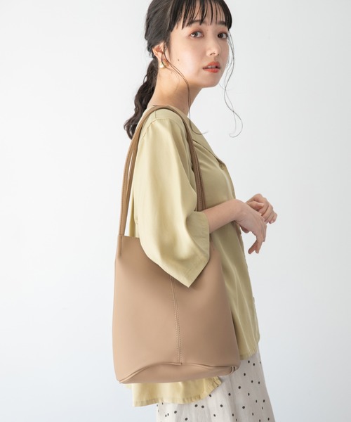LOWRYS FARM(ローリーズファーム)の「ソフトトートBAG 864937(トートバッグ・レディース・アイボリー/ベージュ/ブルー/ブラック・FREE)」の3枚目の写真