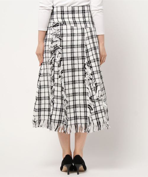 KOBE LETTUCE（コウベレタス）の「Aラインフリンジツイードスカート（スカート・レディース・オフホワイト/ブラック・M/S）」の4枚目の写真