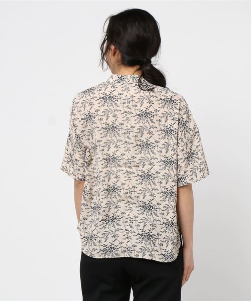 reca(レカ)の「花柄ハイネックポプリンブラウス(シャツ/ブラウス・レディース・アイボリー/ブラック/テラコッタ・M)」の4枚目の写真