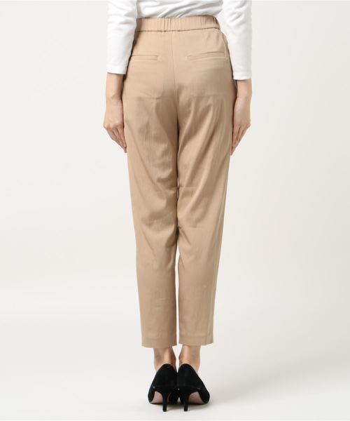 NOLLEY’S(ノーリーズ)の「強撚キュプラテーパードパンツ(その他パンツ・レディース・ベビーピンク/ネイビー/ベージュ・38/36/34)」の4枚目の写真