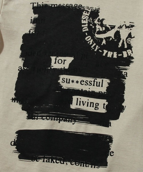 DIESEL KIDS(ディーゼルキッズ)の「DIESEL(ディーゼル)Kids & Junior グラフィックデザインコットン半袖Tシャツカットソー(Tシャツ/カットソー・キッズ・ライトグレー/レッド/イエロー/ベージュ/ブルー・4Y/12Y/10Y/8Y/14Y/16Y/6Y)」の12枚目の写真