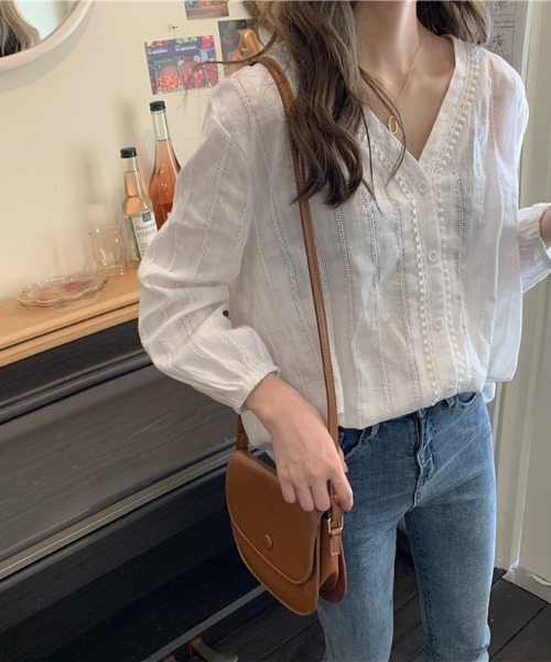 Diosfront ディオスフロント の Vネック レース刺繍ブラウス トップス シャツ ブラウス Wear