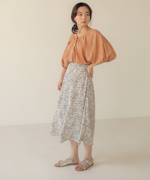 Bab（バブ）の「【WEB限定】ボリュームスリーブブラウス（シャツ/ブラウス・レディース・オフホワイト/テラコッタ・38）」の10枚目の写真