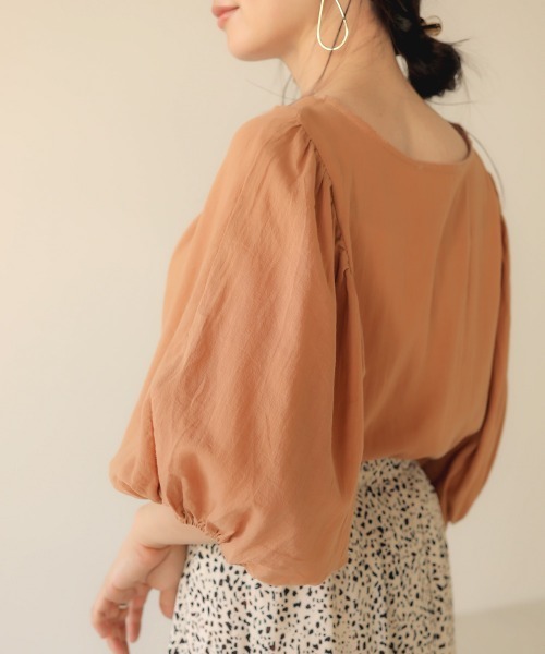 Bab（バブ）の「【WEB限定】ボリュームスリーブブラウス（シャツ/ブラウス・レディース・オフホワイト/テラコッタ・38）」の17枚目の写真