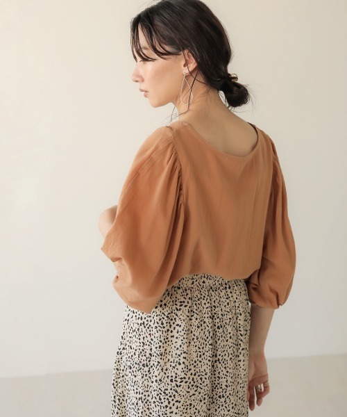 Bab（バブ）の「【WEB限定】ボリュームスリーブブラウス（シャツ/ブラウス・レディース・オフホワイト/テラコッタ・38）」の22枚目の写真