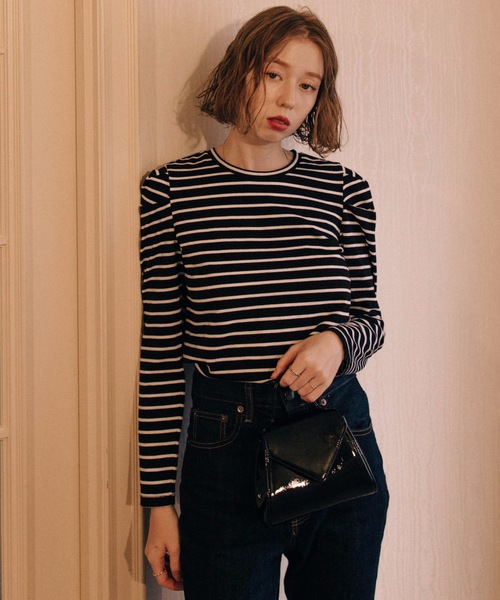 flowriri（フロウリリ）の「flowriri　パフスリーブボーダーカットソー（Tシャツ/カットソー・レディース・ベージュ/ブラック/ナチュラル/パープル・FREE）」の2枚目の写真