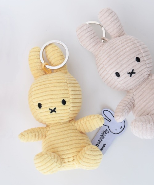 Miffy（ ミッフィー）の「【BON TON TOYS】ミッフィー コーデュロイ キーチェーン 10cm（キーホルダー・レディース・ホワイト/ブルー/グリーン/ダークグレー/ライトピンク/オレンジ/ライトグリーン/イエロー/ベージュ/ライトブルー/ライトイエロー・フリー）」の9枚目の写真