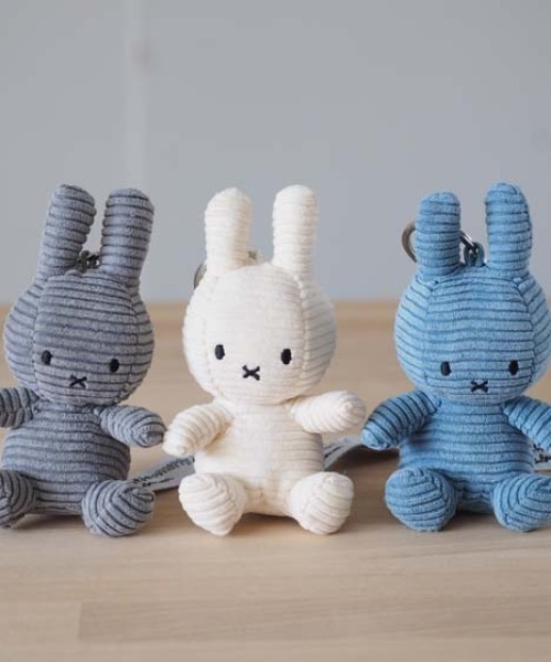 Miffy（ ミッフィー）の「【BON TON TOYS】ミッフィー コーデュロイ キーチェーン 10cm（キーホルダー・レディース・ホワイト/ブルー/グリーン/ダークグレー/ライトピンク/オレンジ/ライトグリーン/イエロー/ベージュ/ライトブルー/ライトイエロー・フリー）」の20枚目の写真