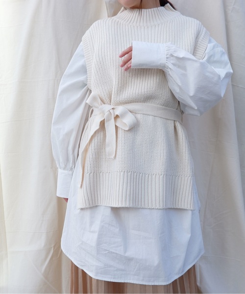 sakishimatokyo（サキシマトーキョー）の「【ZOZO限定】サキシマamp「ウエストベルトツキニットベスト」（ベスト・レディース・ブラック/ベージュ/ブラウン/アイボリー・FREE）」の2枚目の写真