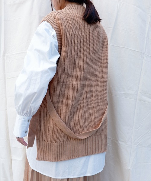 sakishimatokyo（サキシマトーキョー）の「【ZOZO限定】サキシマamp「ウエストベルトツキニットベスト」（ベスト・レディース・ブラック/ベージュ/ブラウン/アイボリー・FREE）」の19枚目の写真