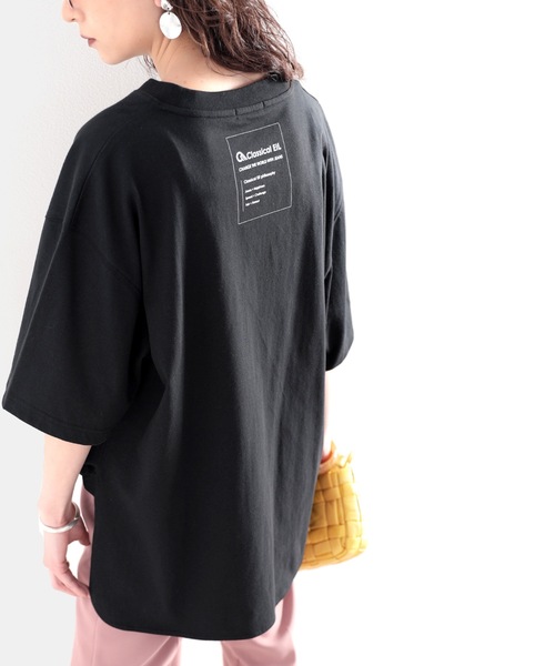 classicalelf(クラシカルエルフ)の「バックプリントで1+ ゆるっとサイドスリット半袖Tシャツ(Tシャツ/カットソー・レディース・ホワイト/ブラック/ベージュ/モカ/ブラウン系その他/グリーン系その他・MEDIUM/X-LARGE)」の3枚目の写真
