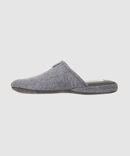 THOM BROWNE（トムブラウン）の「SLIPPER IN WATERPROOF LIGHT WEIGHT ENGINEERED RWB BOILED WOOL（サンダル・メンズ・グレー・8.5/9.5/7.5）」の2枚目の写真