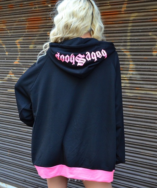 babyShoop（ベイビーシュープ）の「ネオンカラーロゴフーディー