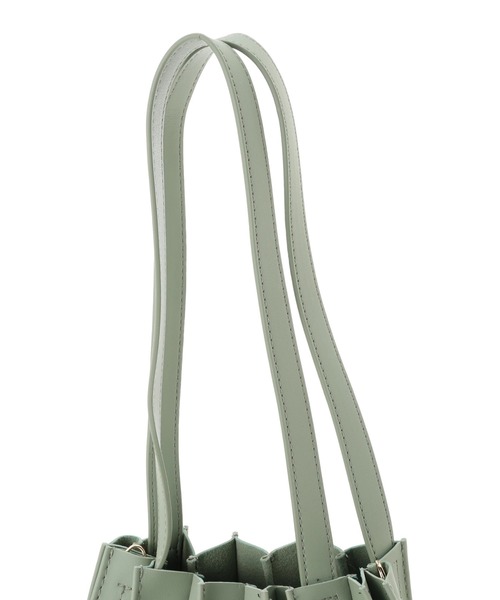 DURAS（デュラス）の「フェイクレザープリーツバッグ（ショルダーバッグ・レディース・ブラック/アイボリー/モスグリーン・FREE）」の10枚目の写真