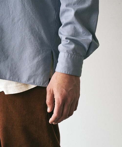 UNFIL(アンフィル)の「unfil アンフィル / egyptian cotton-satin band collar shirt エジプト産超長綿 バンドカラー長袖シャツ / WOFL-UU001A(シャツ/ブラウス・メンズ・ライトブルー/アイボリー・4/5)」の13枚目の写真