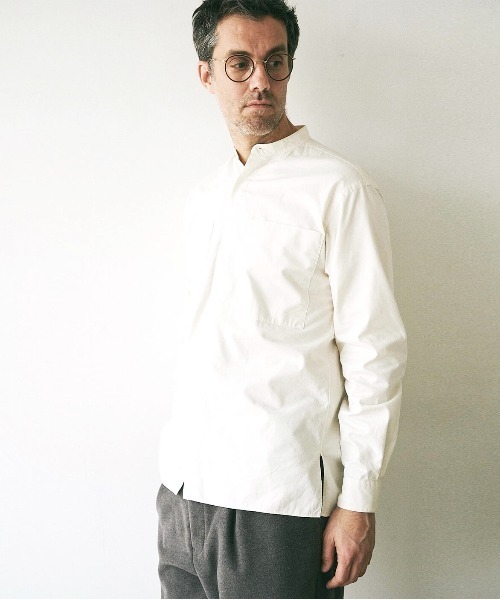 UNFIL(アンフィル)の「unfil アンフィル / egyptian cotton-satin band collar shirt エジプト産超長綿 バンドカラー長袖シャツ / WOFL-UU001A(シャツ/ブラウス・メンズ・ライトブルー/アイボリー・4/5)」の3枚目の写真
