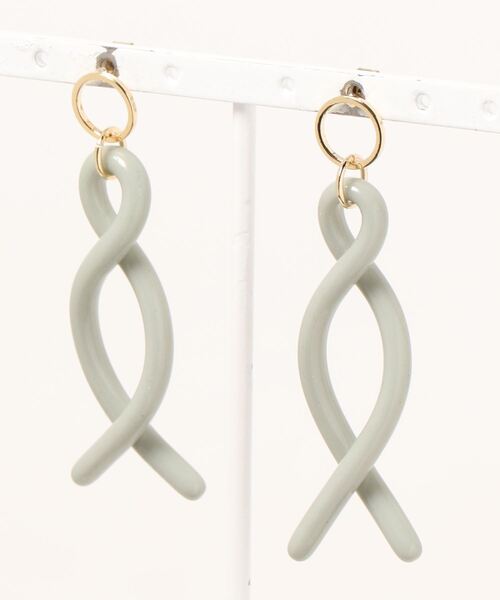 Shirmie(シェルミー)の「【Shirmie】ツイストロングピアス(ピアス(両耳用)・レディース・ブラウン/その他/ライトピンク/ホワイト/オレンジ/グレー系その他/ライトグレー/ブルー/ブラウン系その他/シルバー/クリアグリーン/ライトオレンジ系/グレー/クリア/ホワイト系その他2/ブラック/グリーン/パープル系その他/パープル/アイボリー/ピンク系その他/ゴールド/ホワイト系その他・FREE)」の6枚目の写真