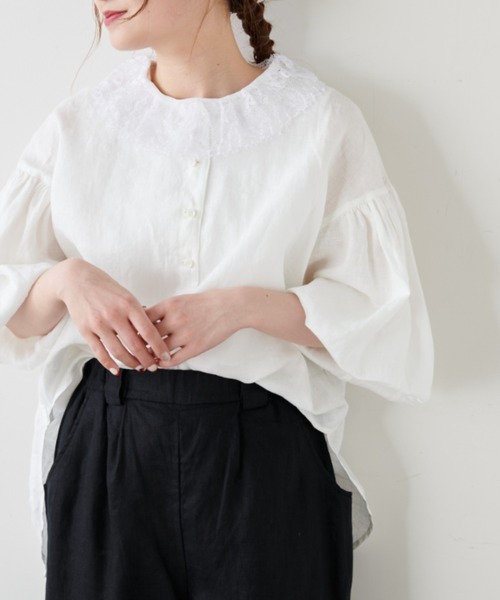 PUAL CE CIN(ピュアルセシン)の「麻/リネンキャンバスノーカラーブラウス(シャツ/ブラウス・レディース・オフホワイト/スミクロ/ベージュ/ブルー・FREE)」の2枚目の写真