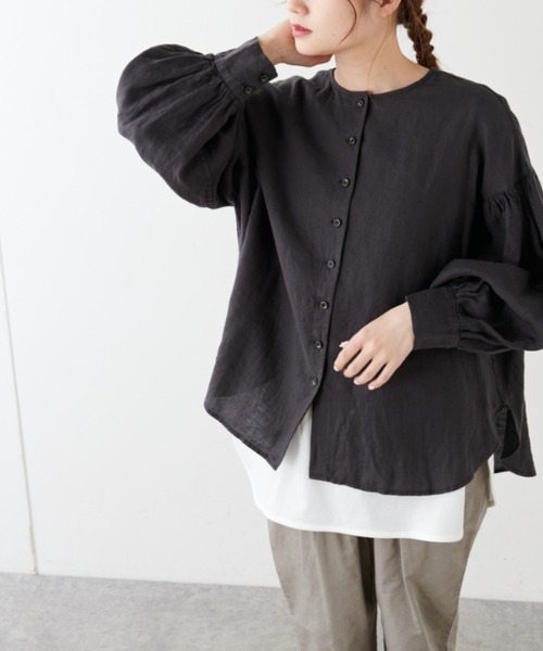 PUAL CE CIN(ピュアルセシン)の「麻/リネンキャンバスノーカラーブラウス(シャツ/ブラウス・レディース・オフホワイト/スミクロ/ベージュ/ブルー・FREE)」の3枚目の写真