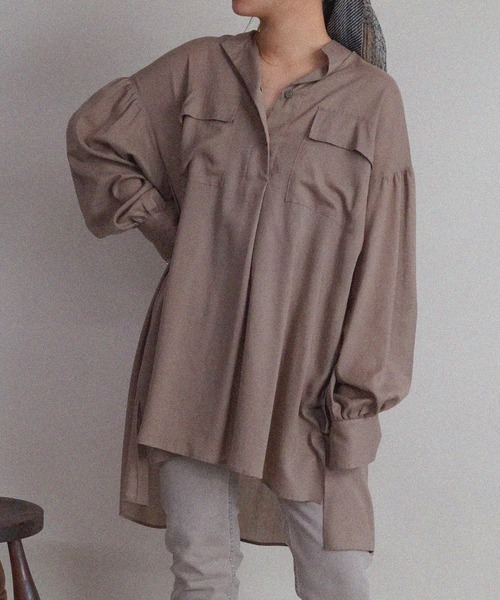 NICOLE CLUB（ニコル　クラブ）の「【NICOLE CLUB】スキッパーチュニックブラウス（シャツ/ブラウス・レディース・ライトグレー/ブラウン/ブラック・MEDIUM）」の3枚目の写真