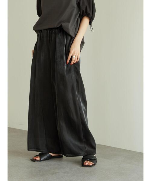 GARAGE OF GOOD CLOTHING（ガレージオブグッドクロージング）の「シャイニ-サテンパンツ＊＊（その他パンツ・レディース・グリーン/アイボリー/ブラック・FREE）」の5枚目の写真