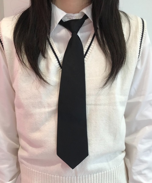 WEGO（ウィゴー）の「WEGO/無地スクールネクタイ（ネクタイ・レディース・ネイビー/ブラウン/ピンク/ワイン/ベージュ/グレー/ベージュ系その他/ブラック・FREE）」の2枚目の写真