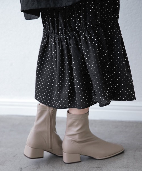 A part by(アパートバイ)の「ストレッチスクエアショートブーツ 215234(ブーツ・レディース・ブラック/オフホワイト/ライトベージュ/グレー系その他2・MEDIUM/LARGE)」の6枚目の写真