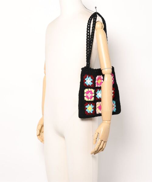 SPINNS（スピンズ）の「クロシェ編み トートバッグ（トートバッグ・レディース・アイボリー/ブラック・ONESIZE）」の4枚目の写真