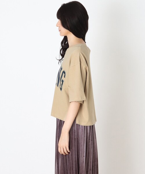Cutie Blonde(キューティーブロンド)の「◆ルーズBIGロゴプルオーバー【ショート丈】(Tシャツ/カットソー・レディース・ベージュ/ブラック・02/01/03)」の3枚目の写真