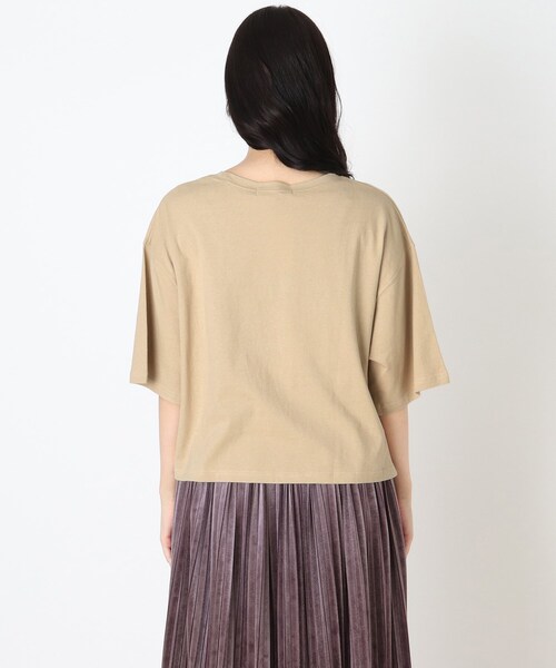 Cutie Blonde(キューティーブロンド)の「◆ルーズBIGロゴプルオーバー【ショート丈】(Tシャツ/カットソー・レディース・ベージュ/ブラック・02/01/03)」の4枚目の写真