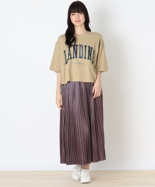 Cutie Blonde(キューティーブロンド)の「◆ルーズBIGロゴプルオーバー【ショート丈】(Tシャツ/カットソー・レディース・ベージュ/ブラック・02/01/03)」の10枚目の写真